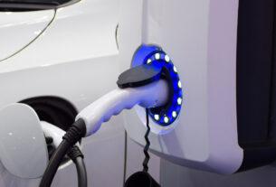 découvrez la puissance des voitures électriques rapides avec une expérience de conduite sans accroc. trouvez la vitesse et la performance avec une touche écologique.