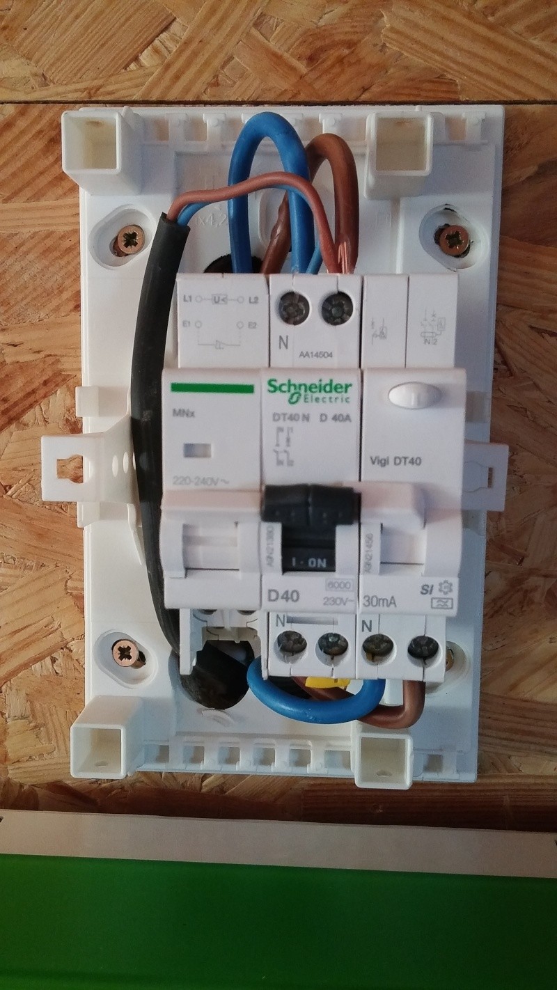 découvrez des bornes de recharge fiables pour voiture électrique pour une expérience de conduite sans souci.