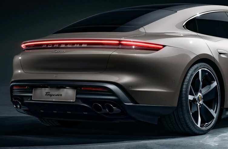 découvrez la gamme de voitures électriques porsche, alliant élégance, performance et innovation technologique pour une conduite électrisante.